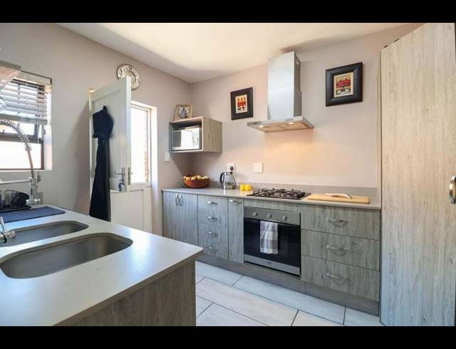 3 BEDROOM TOWNHOUSE FOR SALE IN HARTENBOS CENTRAL